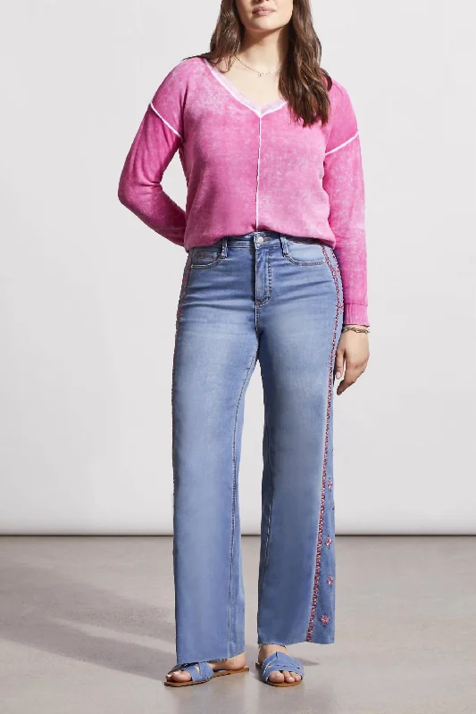 textured soft pants -Brooke Hugging Jeans In Medium Wash