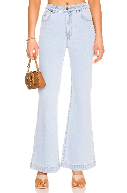 slim chic pants -Eastcoast Flare Jean In Cloud Blue