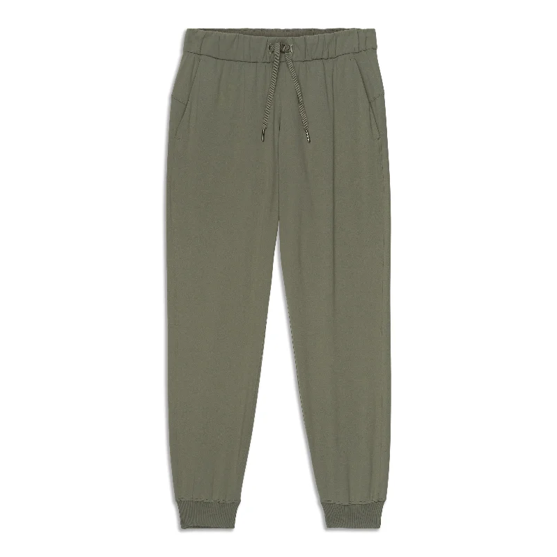 cut crisp pants -On The Fly Jogger - Resale