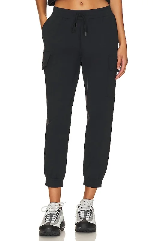 trim flared pants -Supplex Cargo Pants In Black